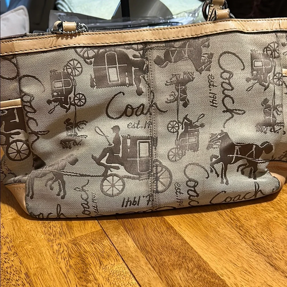 Coach Horse and Carriage Logo Bag - Picture 2 of 15
